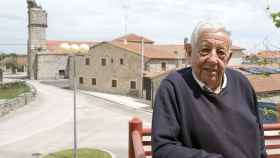 Arturo de Inés, alcalde y candidato de Villaseco de los Reyes, posa a sus 90 años
