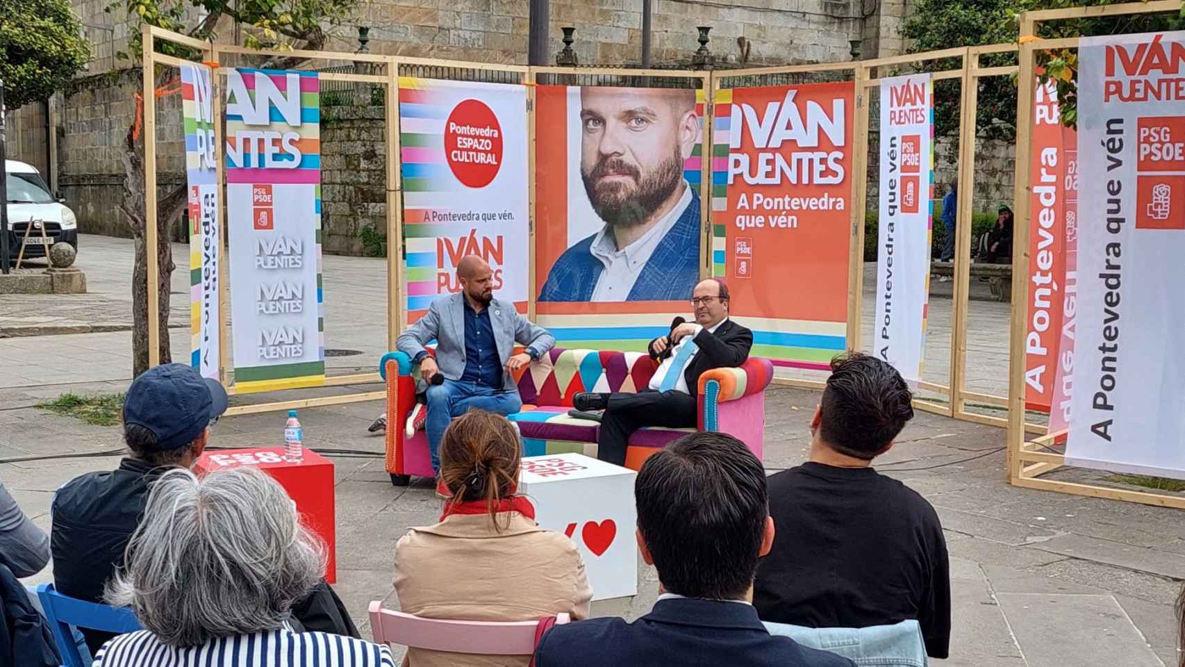 El ministro de Cultura y Deportes, Miquel Iceta, junto al candidato del PSOE a la alcaldía.