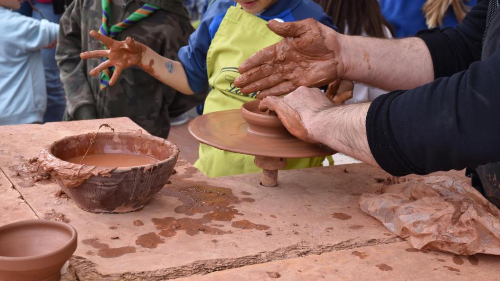 Taller de artesanía en la Feria de la Linde