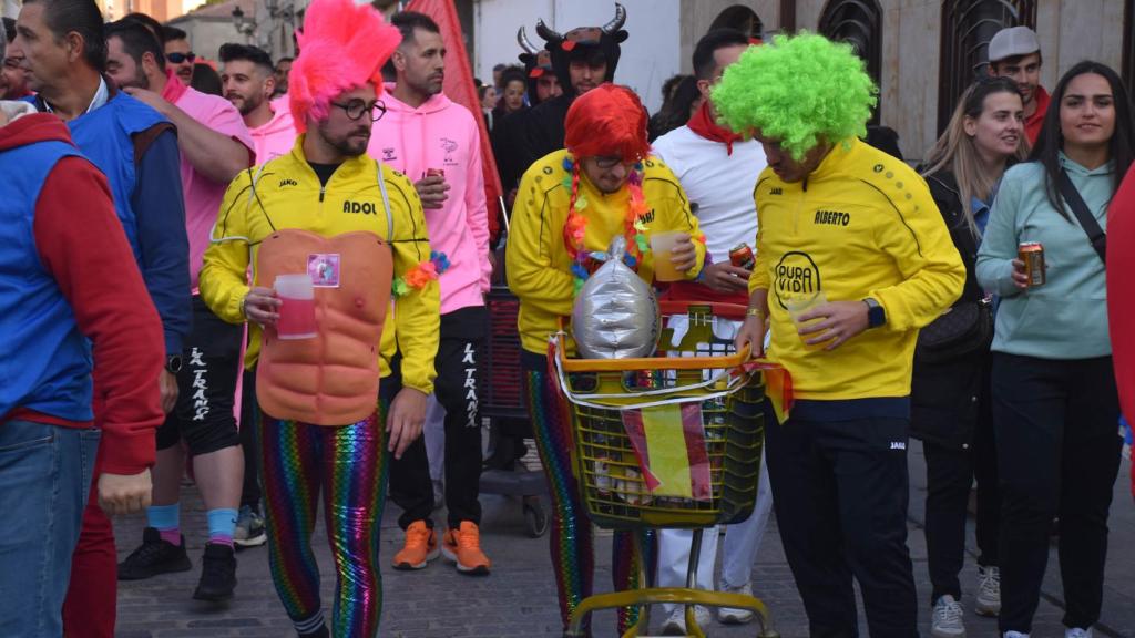 Las peñas son parte fundamental en el ambiente festivo