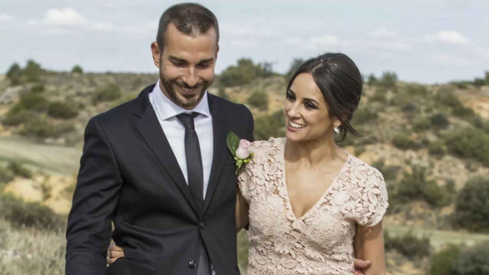 Las imágenes de la boda íntima de la presentadora castellano-manchega Lorena García
