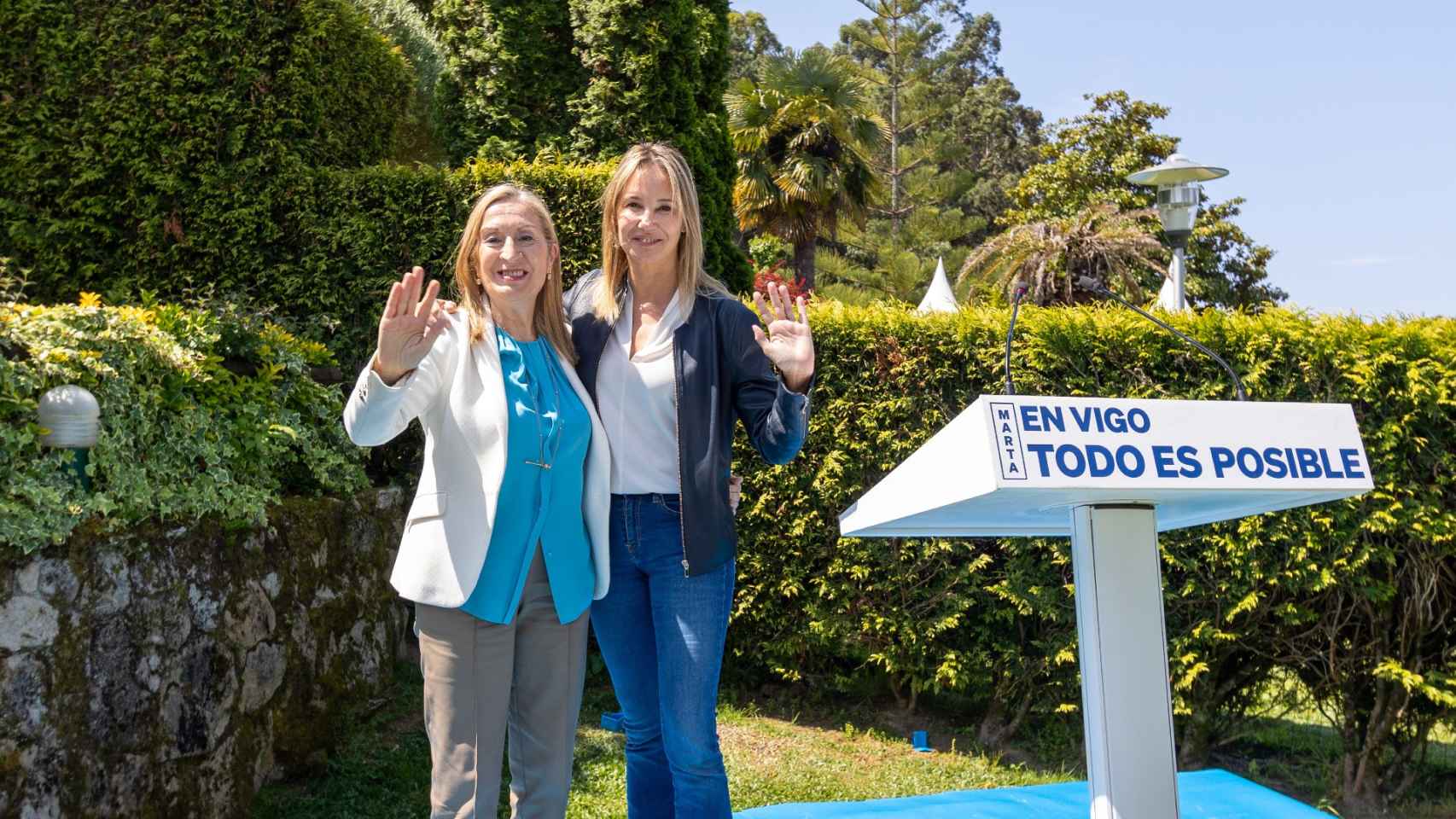 Ana Pastor y Marta Fernández-Tapias.