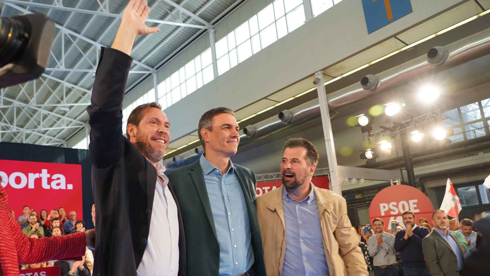 Óscar Puente, Pedro Sánchez y Luiz Tudanca en el mitin de Valladolid