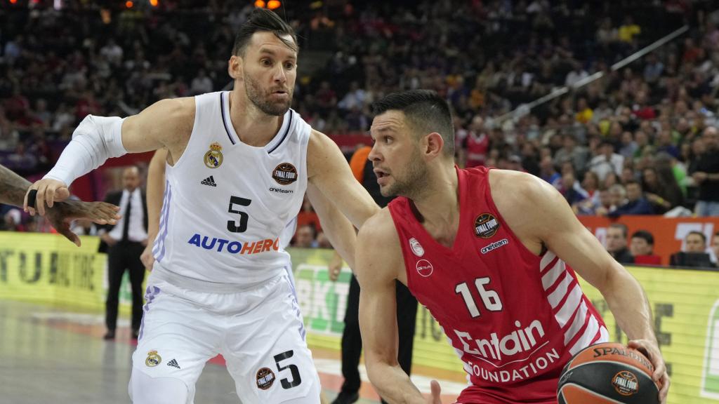 Rudy Fernández presionando a Kostas Papanikolaou durante  la final.