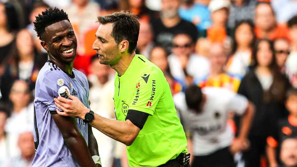 Vinicius y Ricardo de Burgos Bengoetxea, en Mestalla