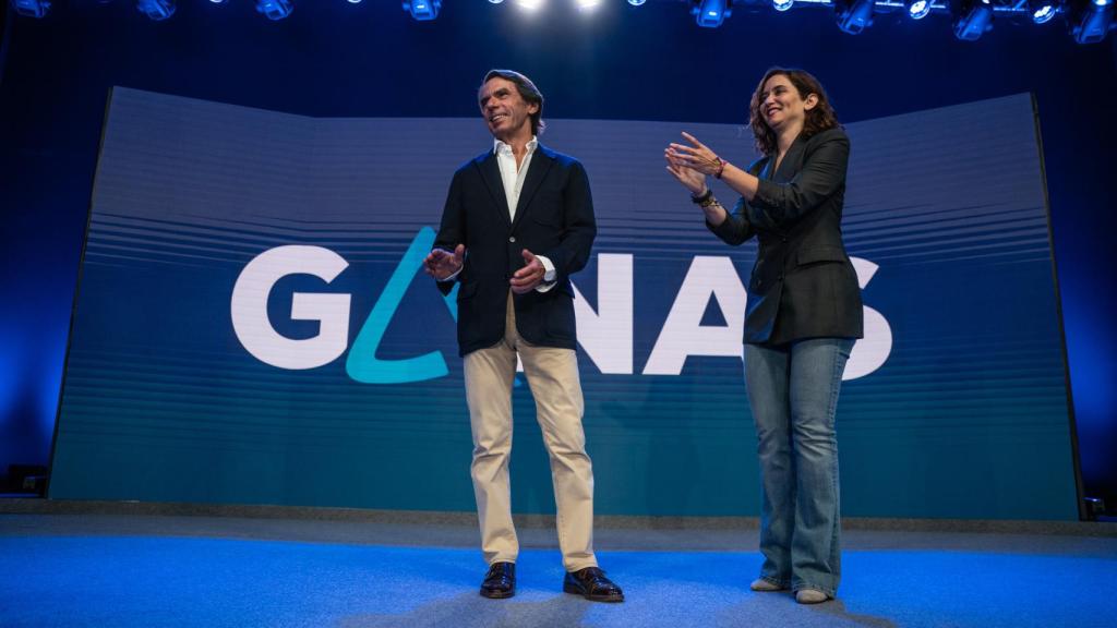 José María Aznar e Isabel Díaz Ayuso, este lunes en un mitin del PP en Alcobendas.