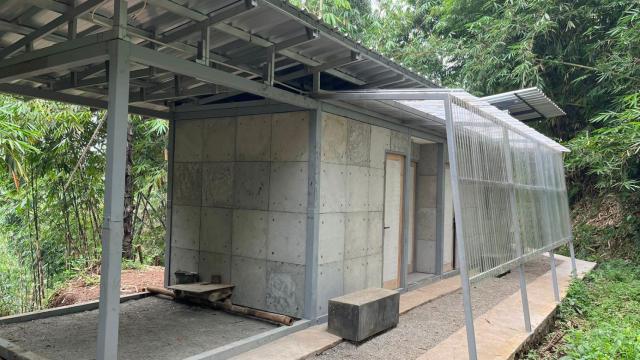 Casa de hormigón fabricado con pañales desechables