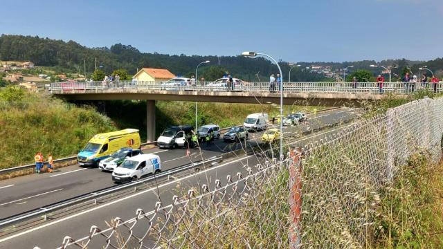Un accidente provocó largas retenciones en la AP-9, en Culleredo, sentido salida de A Coruña