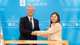 El presidente de la Xunta, Alfonso Rueda, y la presidenta del Consello da Avogacía Galega, Lourdes Carballo Fidalgo.