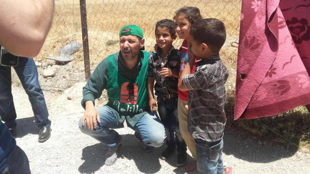 Aberchán, durante una visita a un campo de refugiados sirios en Líbano, en 2016.