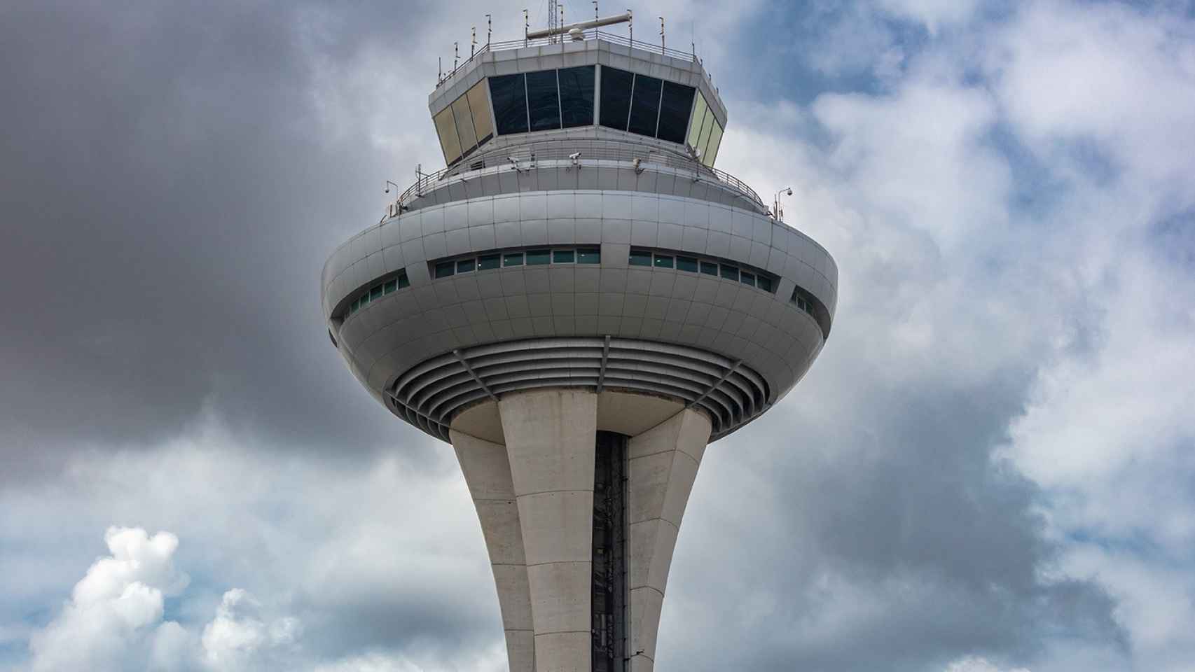 Torre de control del aeropuerto Adolfo Suárez-Madrid Barajas.