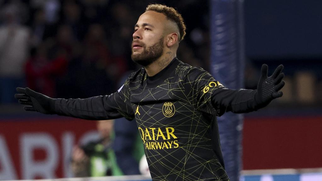 Neymar, celebrando un gol con el PSG en la temporada 2022/2023