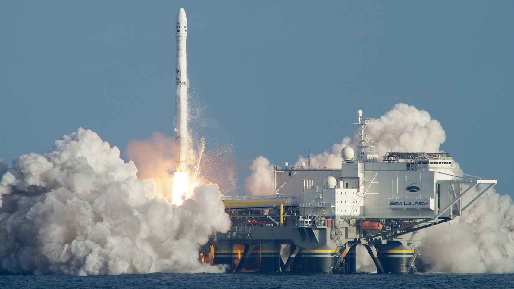 El lanzamiento de un cohete Zenit 3SL desde la plataforma Sea Launch