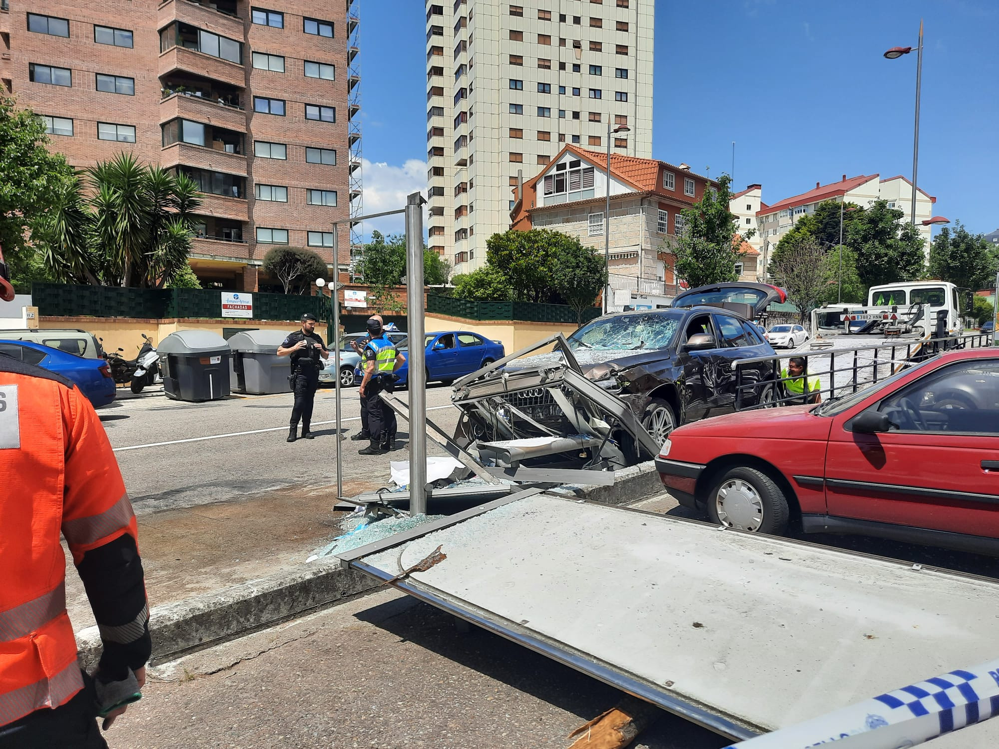 Accidente en Avenida de la Florida, en Vigo. Fotos: Cedidas