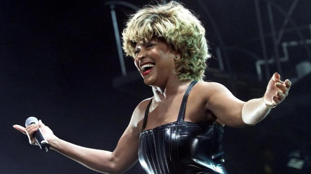 Tina Turner durante un concierto en California en el año 2000.