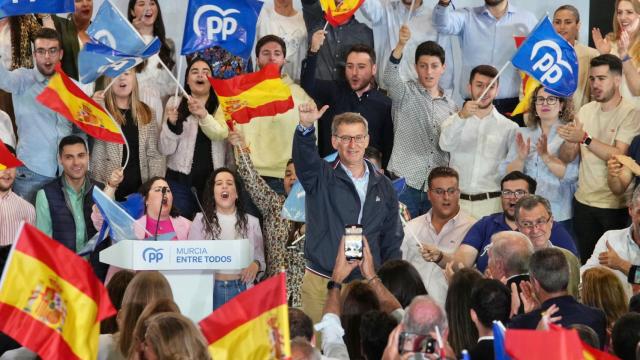 Alberto Núñez Feijóo, este jueves por la tarde, en un mitin del PP en Murcia.