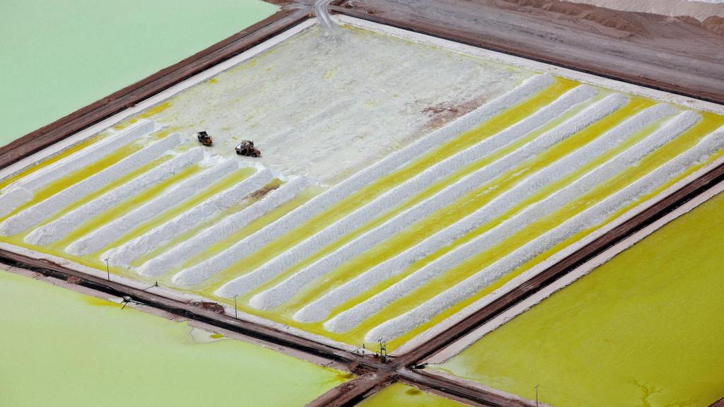 Las zonas de procesamiento de la mina de litio de Soquimich, en el salar de Atacama.