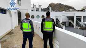 Dos investigadores de la Policía Nacional de Alicante.