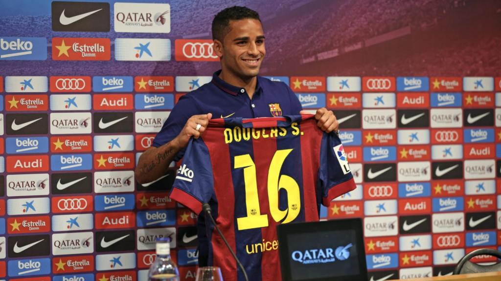 Douglas Santos, en su presentación con el FC Barcelona en 2014