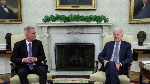 El presidente de Estados Unidos, Joe Biden, y el líder de los republicanos en el Congreso, Kevin McCarthy, mantienen una reunión en la Casa Blanca.