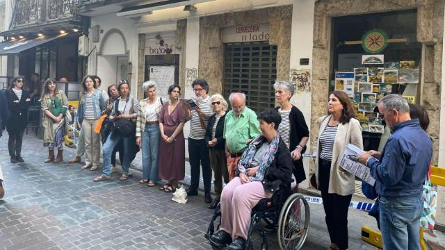 In Nave Civitas reivindica el lugrismo y la defensa de los murales del autor en A Coruña