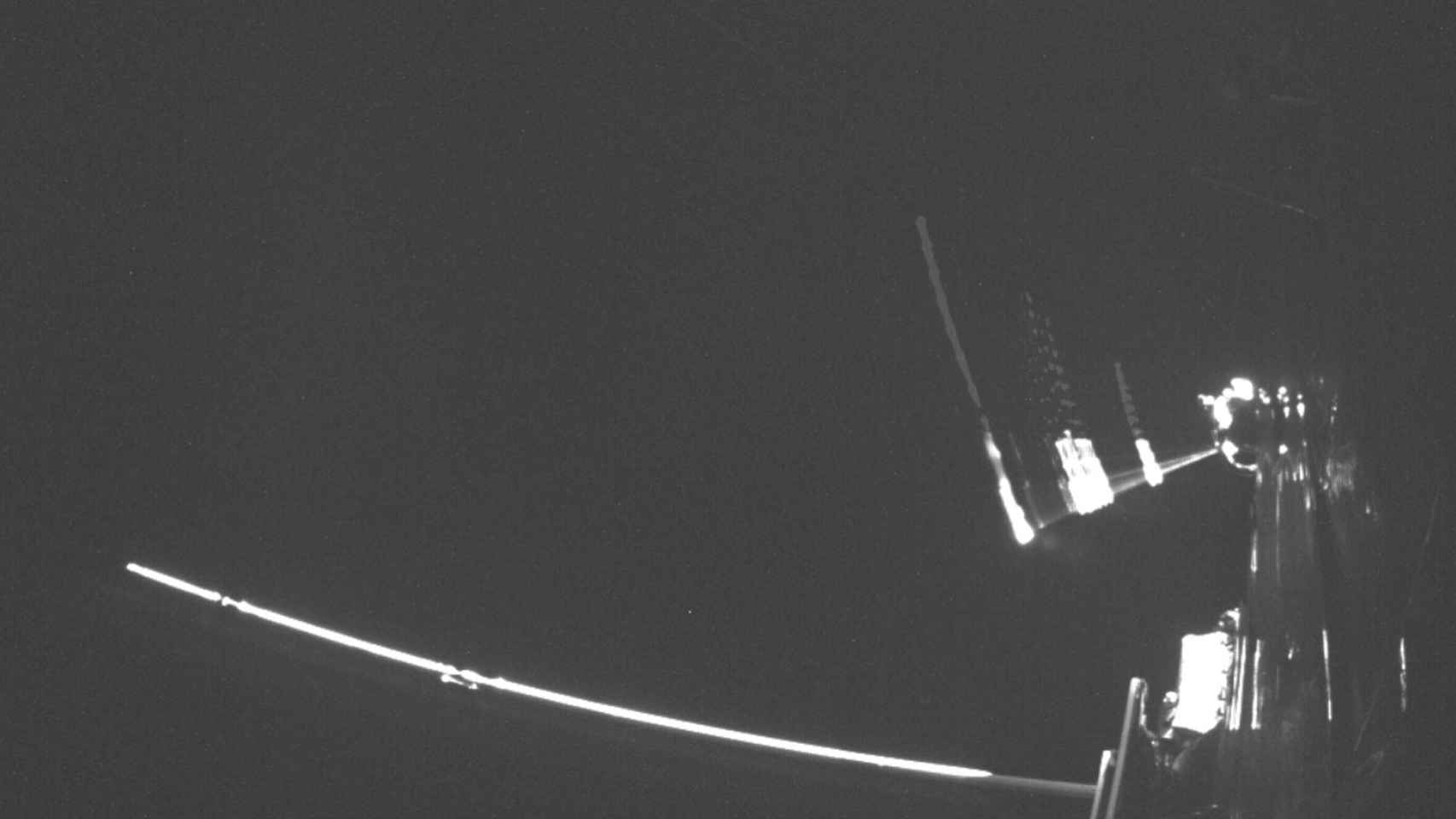 Captura del GIF de la ESA en el que se registra el despliegue de la cuarta sonda Langmuir.