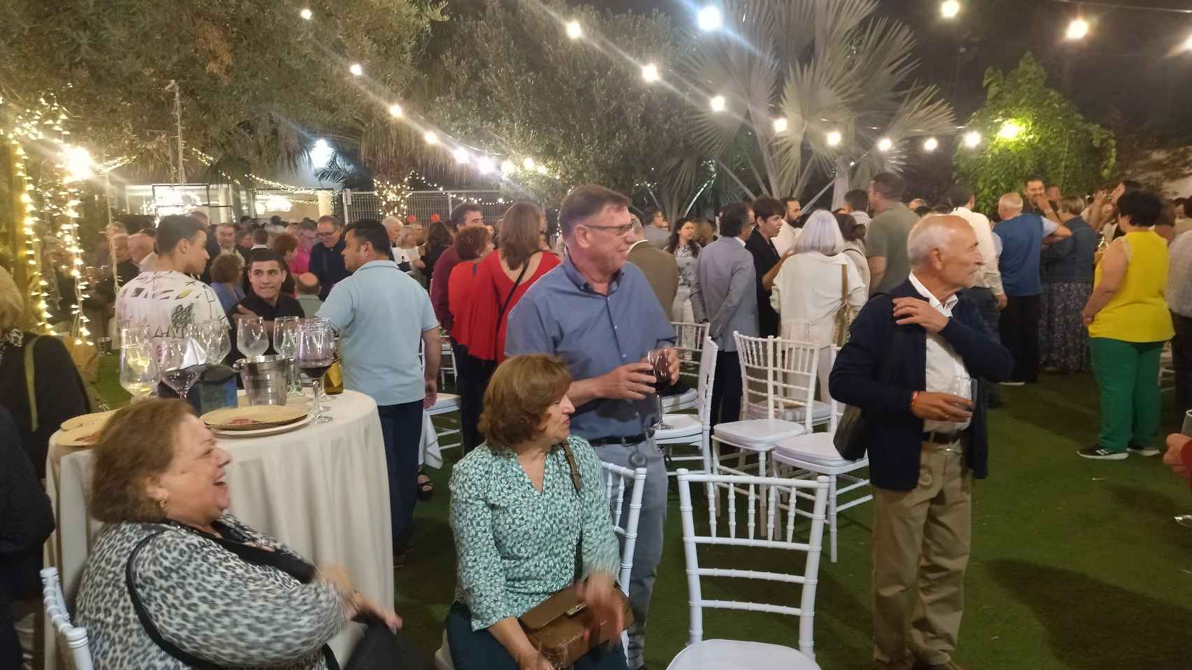 Los asistentes a la fiesta mitin del PSOE en el Restaurante Rosarito.