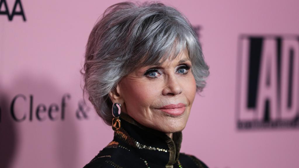 Jane Fonda:  “Vivimos más que los hombres precisamente por las amistades entre nosotras”