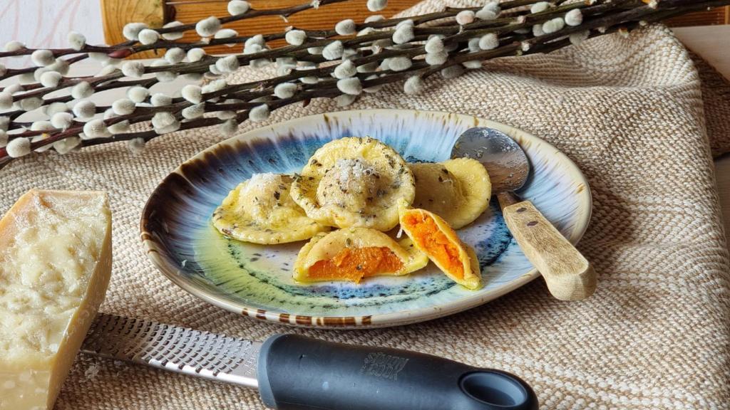 Cómo hacer pasta rellena de calabaza paso a paso, te enseñamos todos los trucos