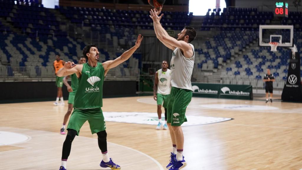 Nihad Djedovic y Kalinoski en un entrenamiento de Unicaja