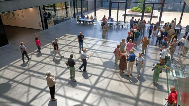 Votantes en la Casa del Agua de A Coruña.