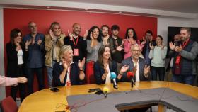 Lara Méndez y su equipo tras conocerse los resultados esta noche.