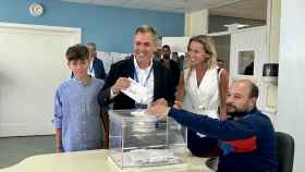 Votación del candidato a la alcaldía por el PP en Pontevedra, Rafa Domínguez.