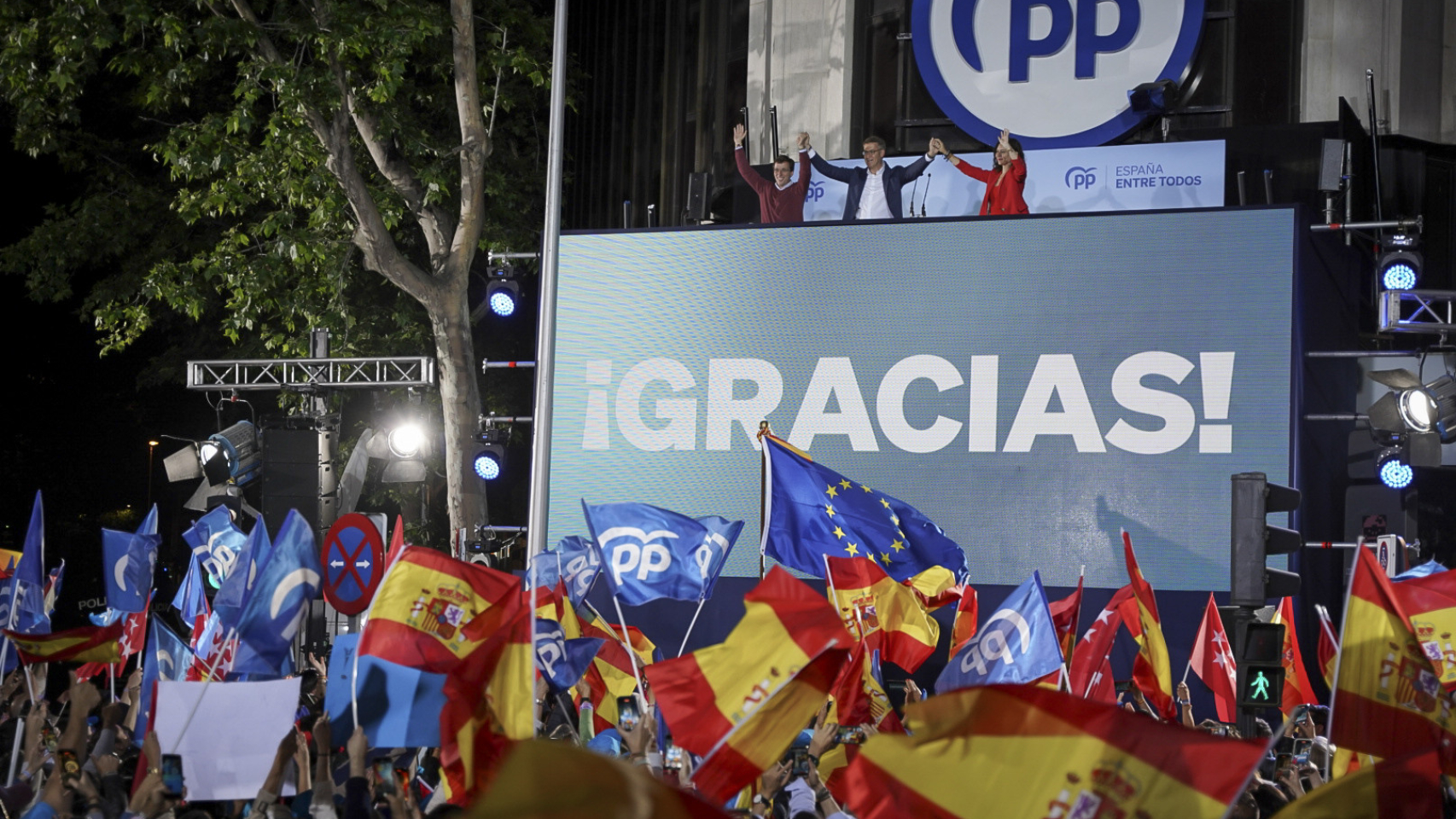 Fiesta en Génova: El PP gana las elecciones municipales y autonómicas, arrebata varias comunidades al PSOE y mantiene Madrid