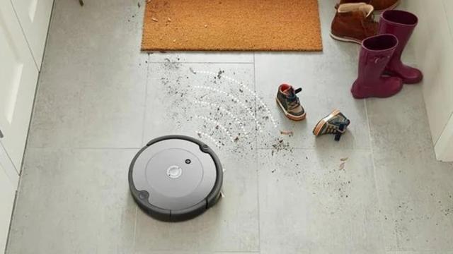 MediaMarkt tira el precio de este robot aspirador Roomba: ¡solo durante su día sin IVA!