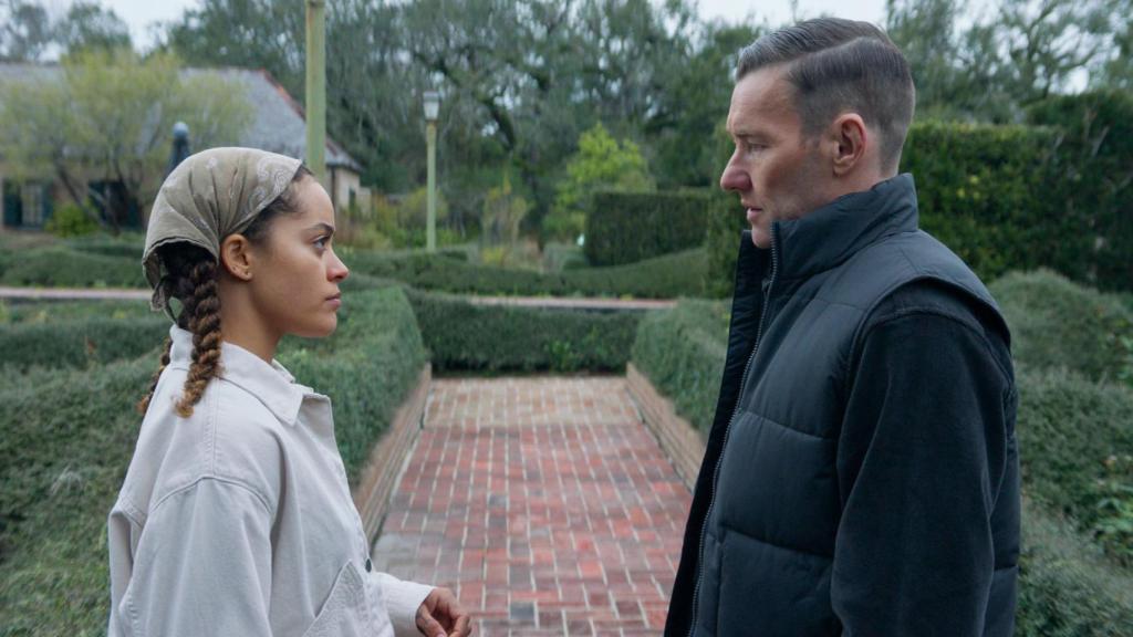 Quintessa Swindell  y Joel Edgerton en 'El maestro jardinero'