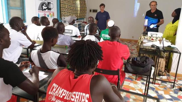 Pescadores senegaleses reciben formación en prevención de riesgos vinculados al buceo en apnea