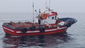 Un tripulante herido de un pesquero en Punta Roncudo (A Coruña) es trasladado a Alvedro