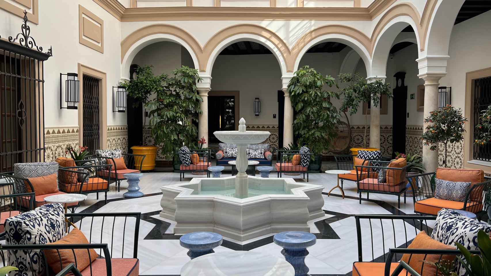 Cada rincón del Hotel Don Ramón de Sevilla es una joya