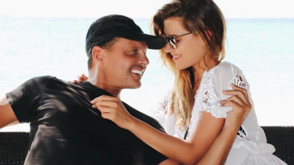 Michelle junto a su padre, Luis Miguel, en una fotografía compartida en sus redes sociales.