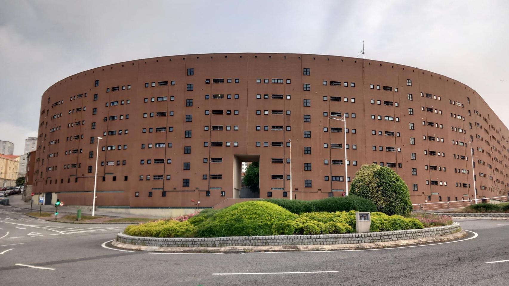 Uno de los mayores edificios de A Coruña: el de viviendas de protección oficial en Labañou