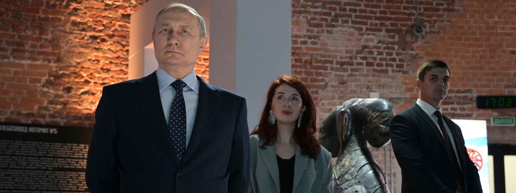 Putin en una exhibición en Moscú.