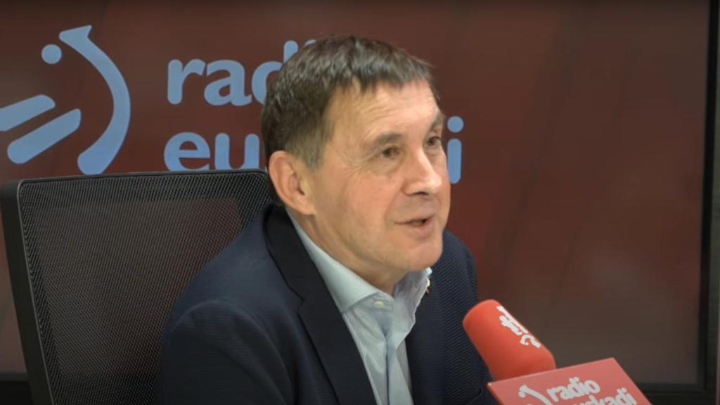 El coordinador general de EH Bildu, Arnaldo Otegi, este miércoles en Radio Euskadi.