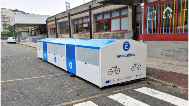 Aparcabicis cubierto en la estación de autobuses