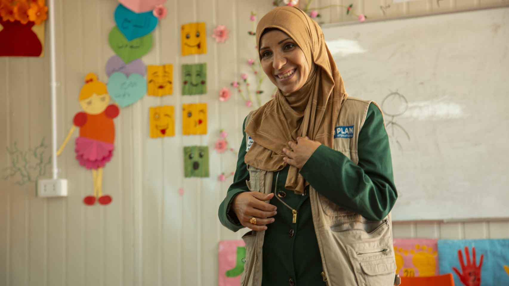 Una de las voluntarias al cargo de las sesiones en el campamento Azraq, en Jordania.