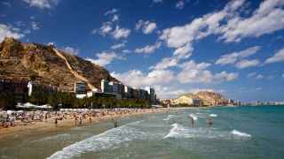 Una semana en la playa por 1.055 euros: estos son los sitios más baratos para veranear en Alicante