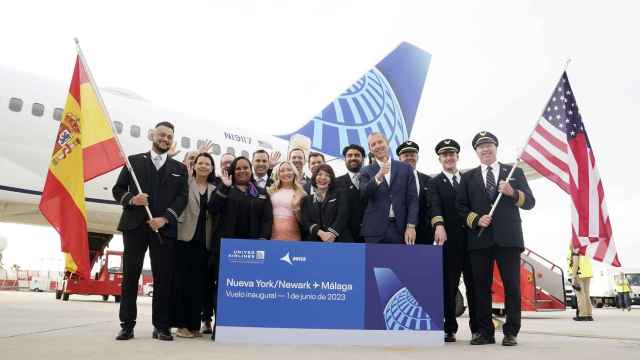 Directivos de United Airlines y la tripulación en el vuelo inaugural en Málaga este pasado verano.