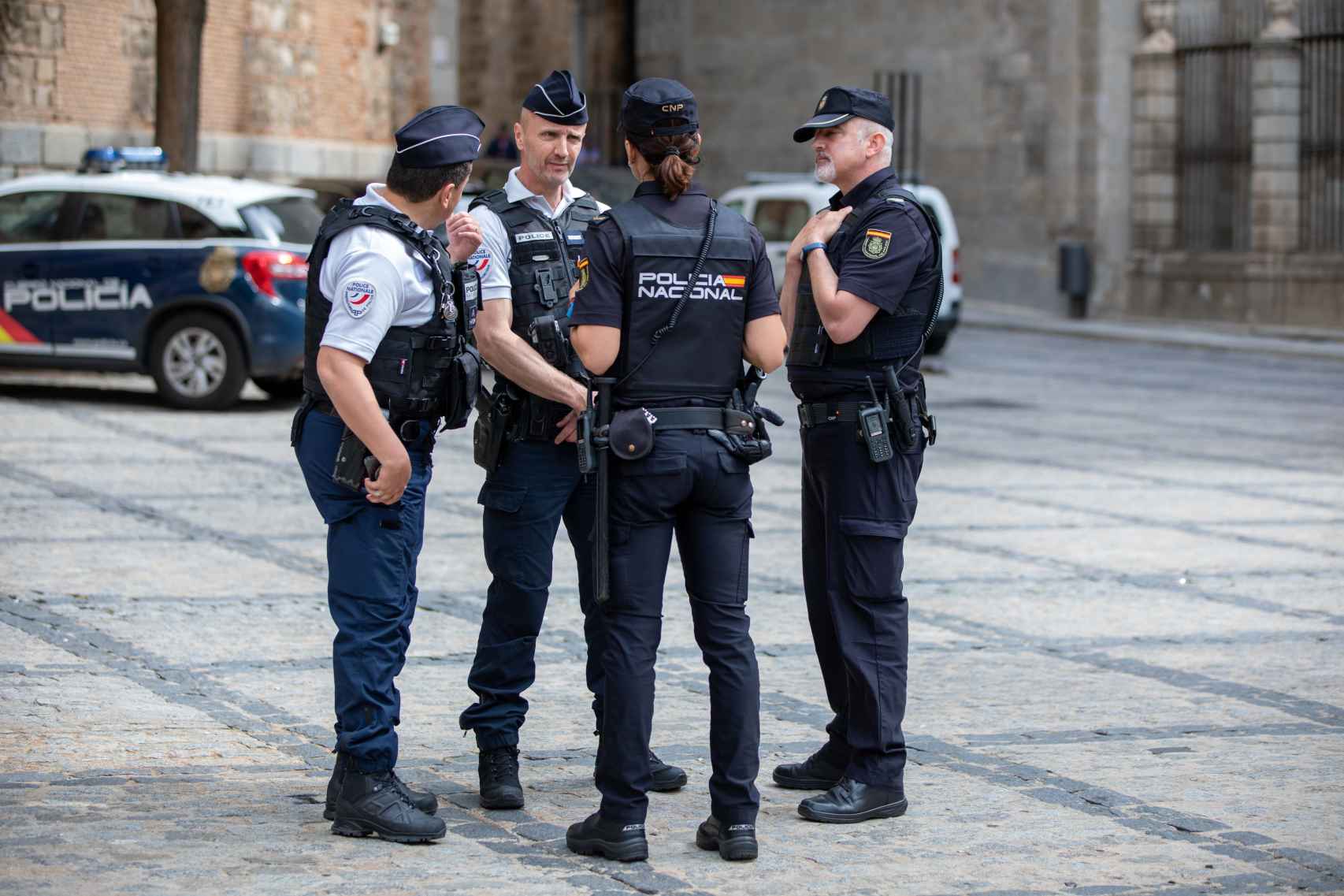 Bienvenida a los policías franceses. Foto: Javier Longobardo.