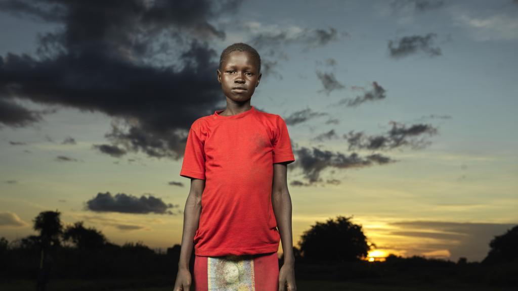 Achut a las afueras del campamento en el que vive en Sudán del Sur.