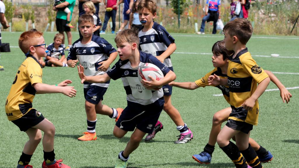 Niños jugando un partido del Festival Nacional de Rugby celebrado en Pepe Rojo